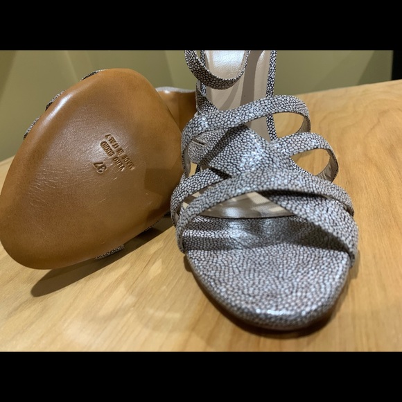 Black Leather Heels Size 7 (available in Blue and Tan) - Picture 2 of 12